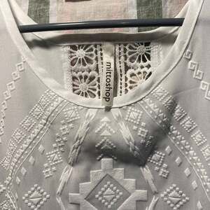 Mittoshop White Boho Embroidered Lace Back Sleeveless Tank Top